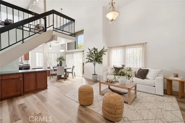 18433 Hatteras, Tarzana, CA 91356 - #1