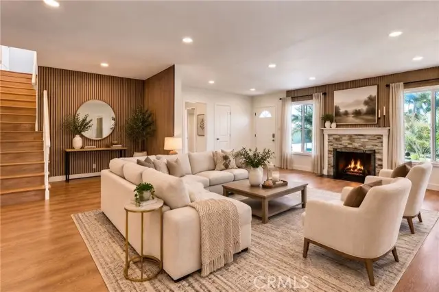19549 Schoolcraft, Reseda, CA 91335 - #1