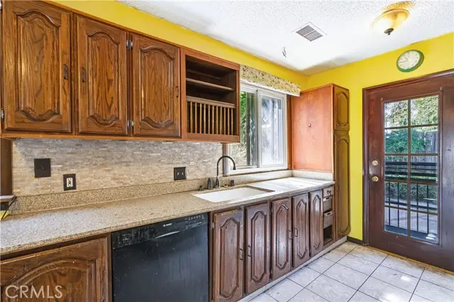 6521 Valjean Avenue, Van Nuys, CA 91406 - #3