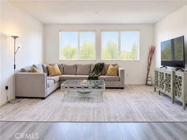 13951 Sherman Way  #301, Van Nuys, CA 91405 - #1