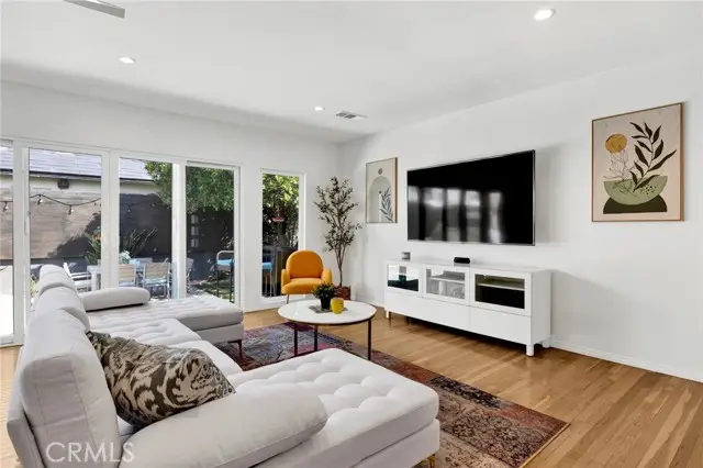 8002 Aldea Avenue, Lake Balboa, CA 91406 - #2