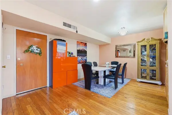 5429 Newcastle  #303, Encino, CA 91316