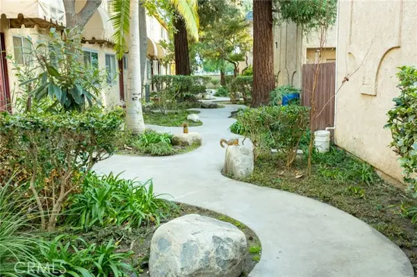 17135 Roscoe Boulevard  #7, Northridge, CA 91325