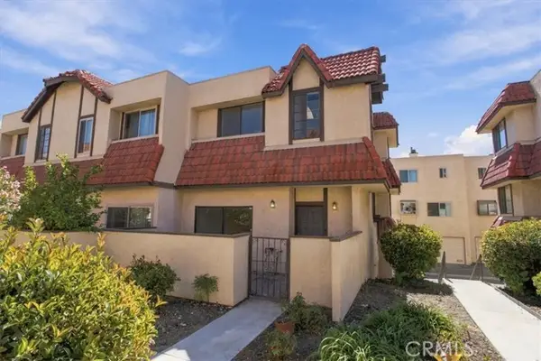 27623 Nugget Drive  #4, Canyon Country, CA 91387