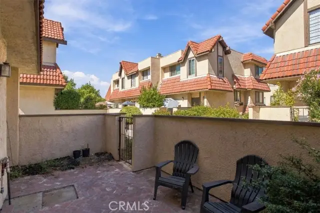 27623 Nugget Drive  #4, Canyon Country, CA 91387 - #2