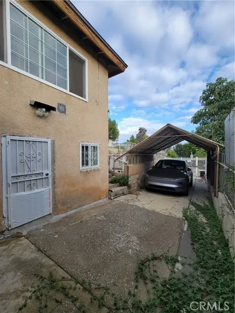 519 Indiana, Los Angeles, CA 90063