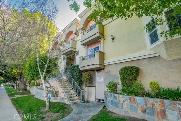 7045 Woodley Avenue  #218, Van Nuys, CA 91406