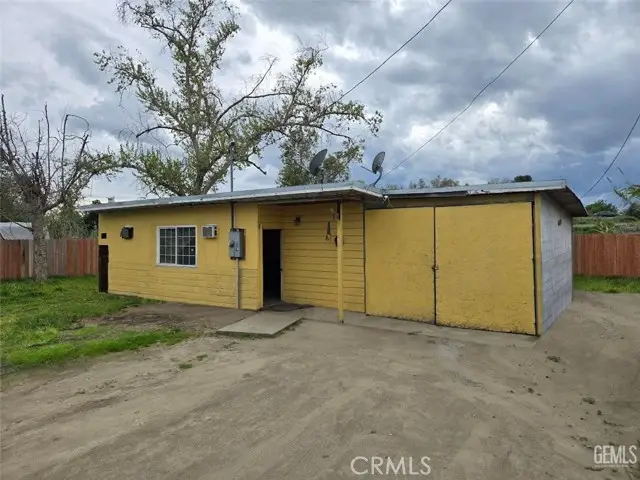 63 Wisconsin Street, Porterville, CA 93257 - #2