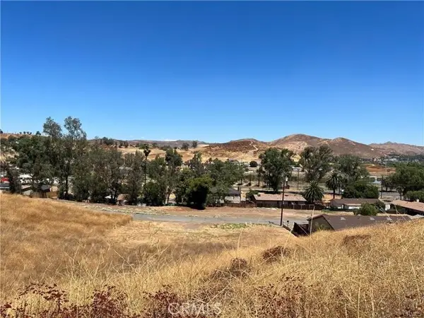 5 Stecher Avenue, Lake Elsinore, CA 92530