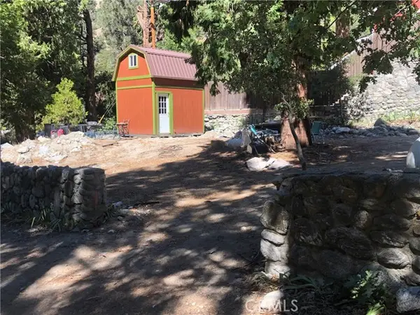 41424 Valley of the Falls Drive, Forest Falls, CA 92339