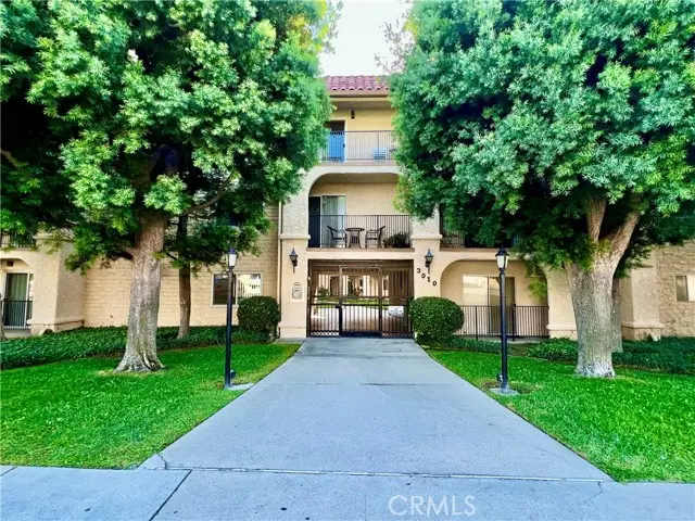 3010 Montrose  #33, La Crescenta, CA 91214 - Image #1