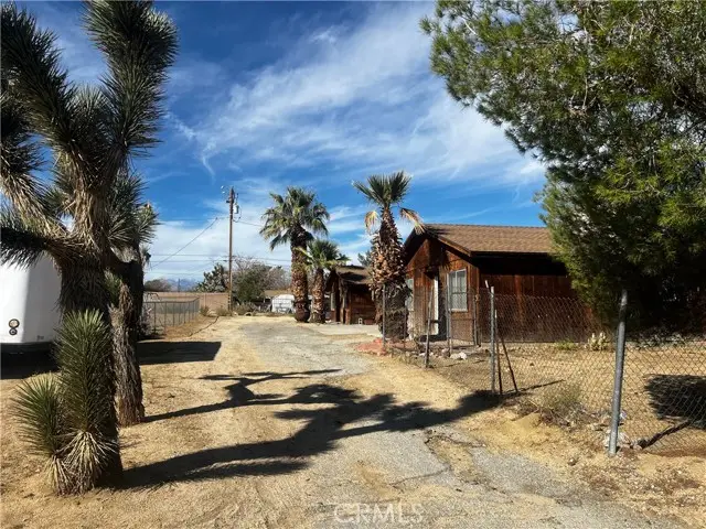 6386 Linda Lee Drive, Yucca Valley, CA 92284 - #1