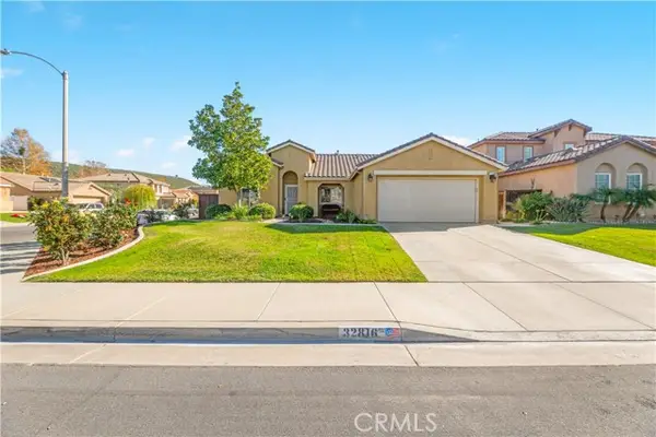 32816 Autumn Wood Cir, Lake Elsinore, CA 92530