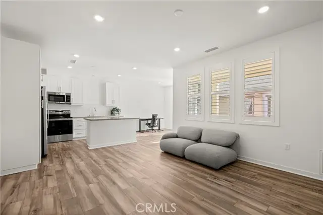 6123 Valentina Way  #303, Corona, CA 92880 - Image #3