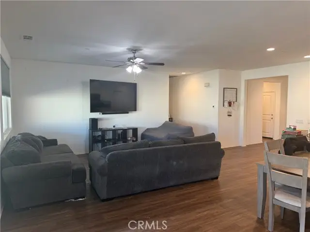 996 Forster, Hemet, CA 92543 - Image #3