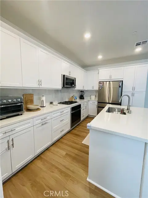 2004 Dewdrop, Upland, CA 91786