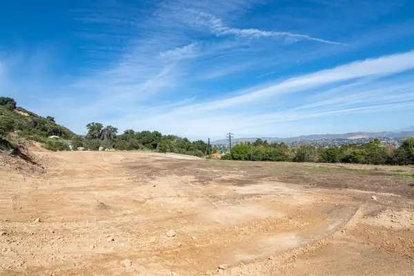 30 Lakeview, Lake Elsinore, CA 92530
