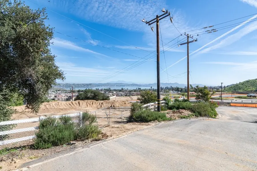 11 Bowmore Way, Lake Elsinore, CA 92530 - #3