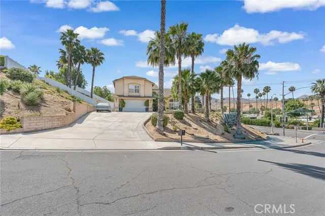 3016 Shane Dr., Colton, CA 92324 - #2