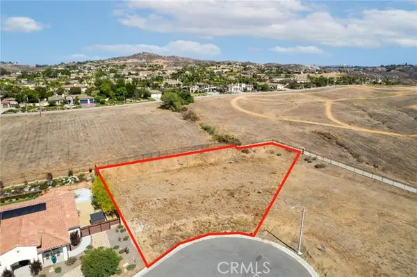 7948 Featherstone Ct, Riverside, CA 92506