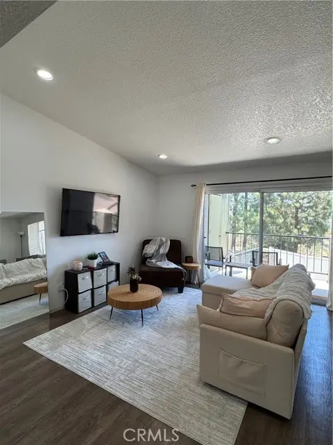 2548 Avenida Del Vista  #T 202, Corona, CA 92882