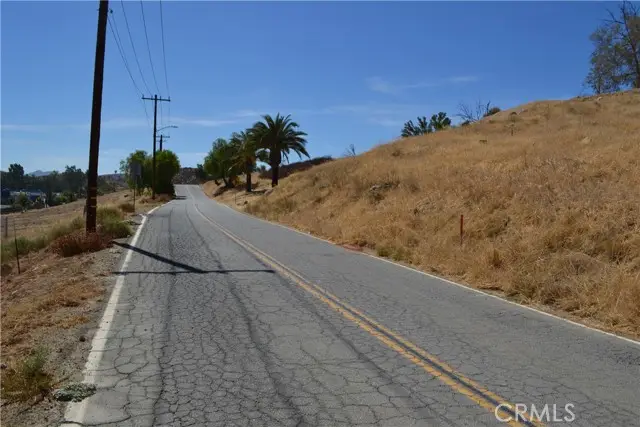 2 Strickland Avenue, Lake Elsinore, CA 92530 - #3