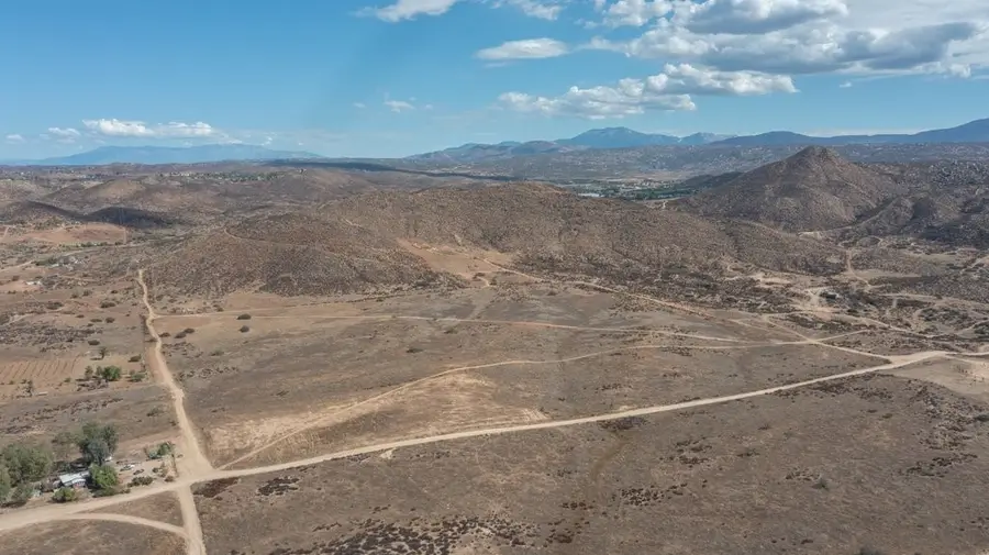 41850 Arcola Road, Hemet, CA 92543 - #2