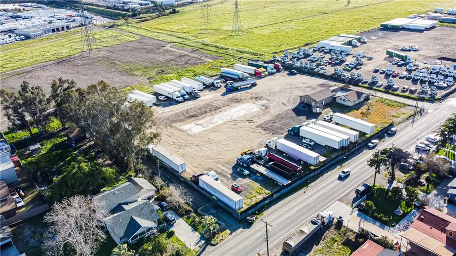 11317 Lilac Avenue, Bloomington, CA 92316 - #3