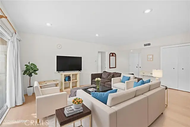 395 Oakland Avenue  #104, Pasadena, CA 91101 - Image #3