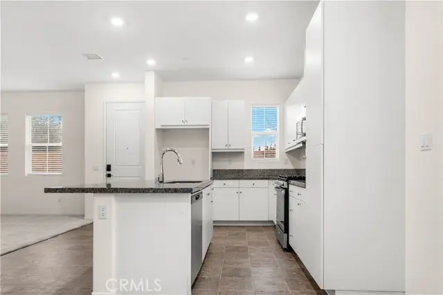 15901 Stresa Lane  #6, Fontana, CA 92336 - #3