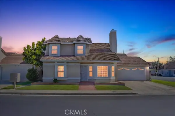 321 Burlington Common, Santa Ana, CA 92704