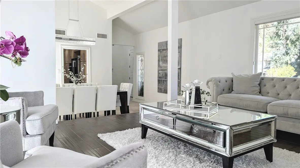 20224 Chapter, Woodland Hills, CA 91364 - #1
