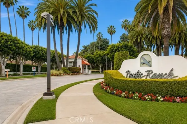 7402 Yellowtail Drive #204 Drive, Huntington Beach, CA 92648