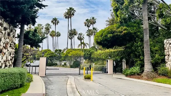 239 Barrington Avenue  #F8, Los Angeles, CA 90049