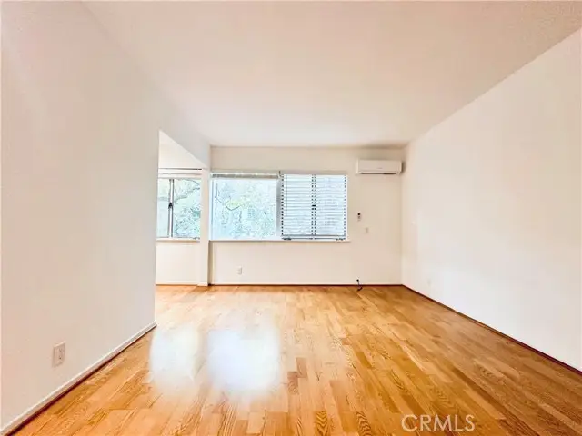 239 Barrington Avenue  #F8, Los Angeles, CA 90049 - #2