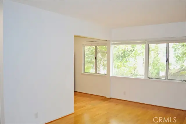 239 Barrington Avenue  #F8, Los Angeles, CA 90049 - #3