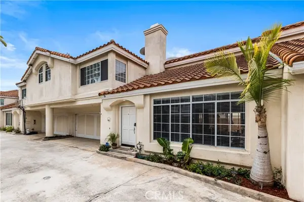 2537 Orange Avenue  #D, Costa Mesa, CA 92627