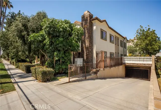 155 Harkness Avenue  #6, Pasadena, CA 91106 - #2