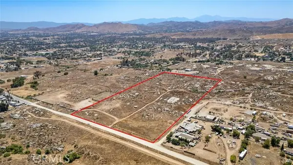 19 Lukens, Perris, CA 92570