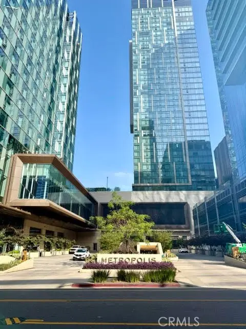 889 Francisco, Los Angeles, CA 90017