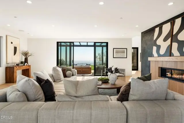 708 Skyview Terrace, San Buenaventura Ventura, CA 93003 - #3