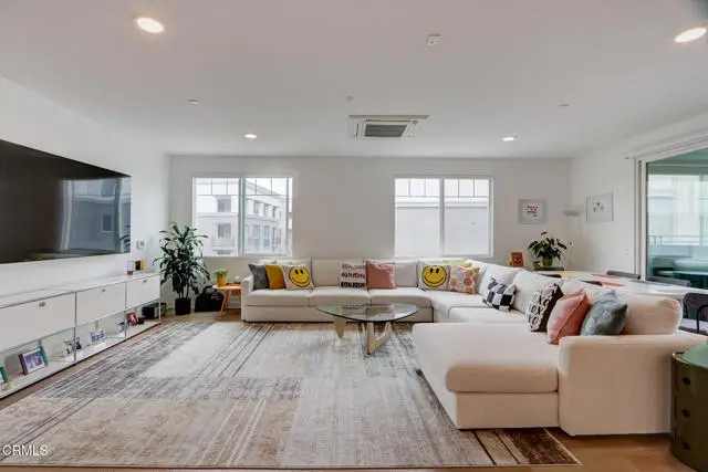 2810 Wagon Wheel Road  #304, Oxnard, CA 93036 - Image #3