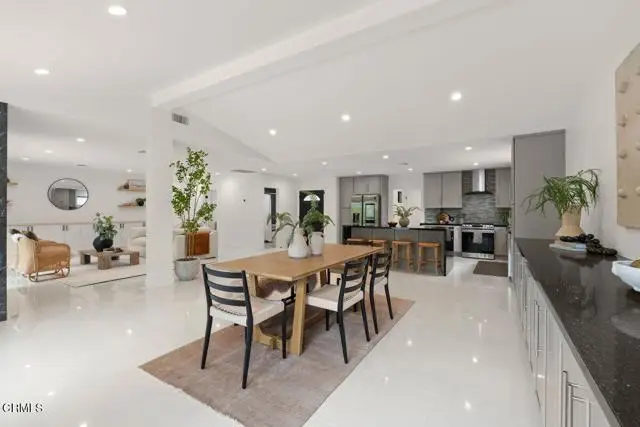 5647 Ramara Avenue, Woodland Hills, CA 91367 - #2