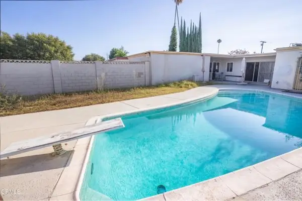 7511 Shoup Avenue, West Hills, CA 91307