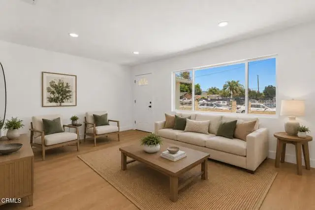 22016 Schoolcraft Street, Canoga Park, CA 91303 - #3