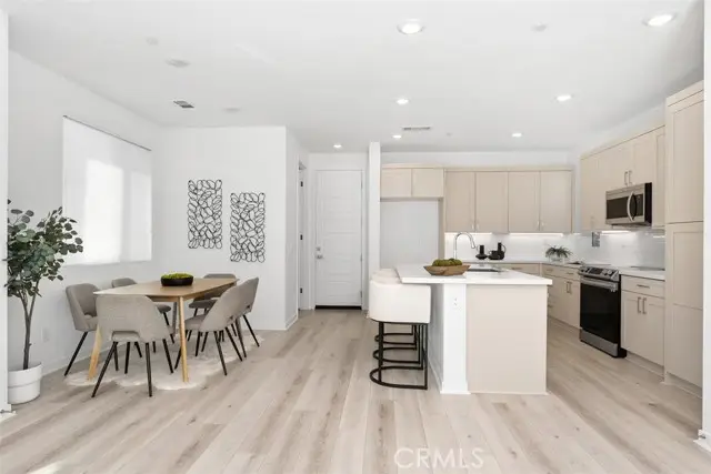 1654 Plaza Del Amo, Torrance, CA 90501 - Image #2