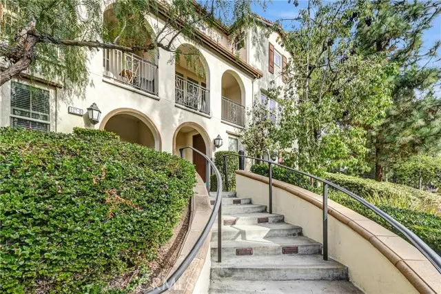 827 Promenade  #E, Azusa, CA 91702 - Image #2