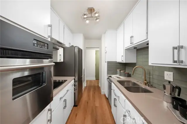 1010 Palm Avenue  #207, West Hollywood, CA 90069 - Image #3