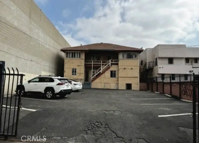 811 Vermont, Los Angeles, CA 90005 - #3