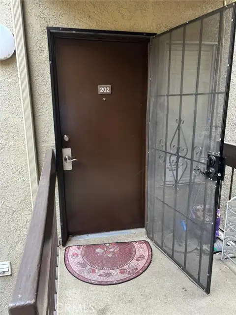 18350 Hatteras St  #202, Tarzana, CA 91356 - #1